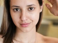 Krásná dívka Agos Firenze ukazuje své sexy přírodní tělo