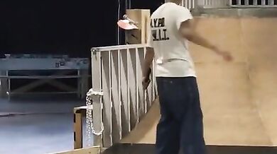 Slepý skateboardista