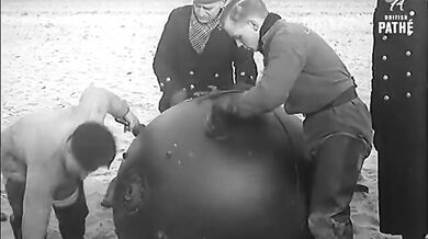 Zneškodnění námořní miny (1940)