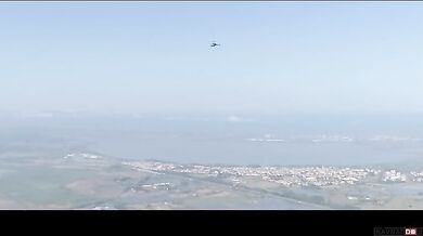 První vrtulník s padákem