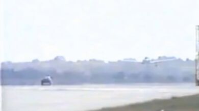 Pomoc při přistání (1985)