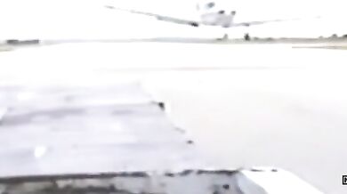 Pomoc při přistání (1985)