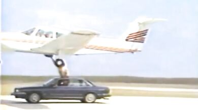 Pomoc při přistání (1985)