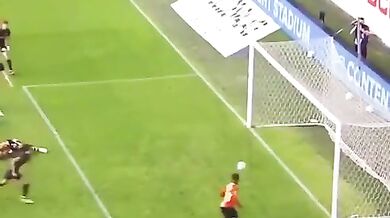 Neproměněná gólová šance