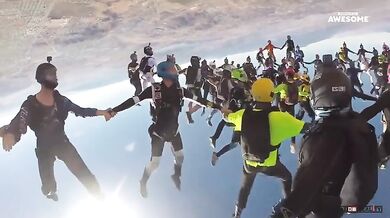Extreme Jumps, Parachuters & Skydivers