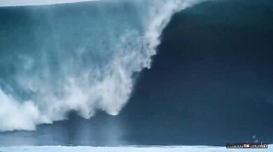 Surfování na obřích vlnách