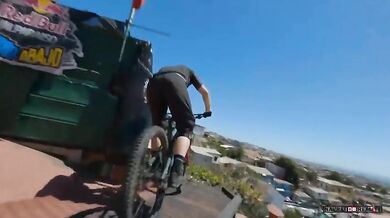 Sjezd českého cyklisty Tomáše Slavíka