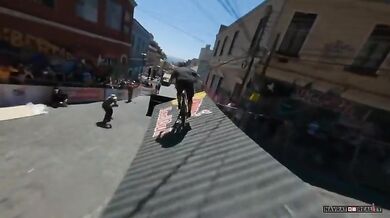 Sjezd českého cyklisty Tomáše Slavíka