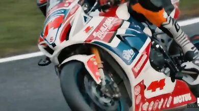 Závody superbiků v Cadwell Parku