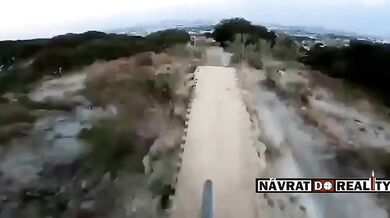 Nehoda při downhillu