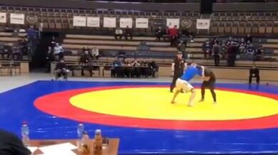 Ochrnutí během zápasnické soutěže