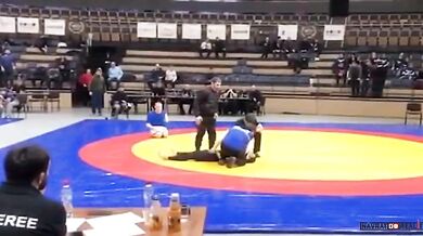 Ochrnutí během zápasnické soutěže