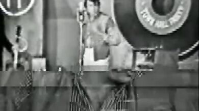 Johnny Cash paroduje Elvise