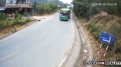 Převrácení autobusu