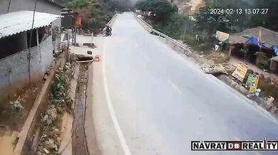 Převrácení autobusu