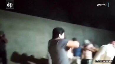 Blbec se zbraní v ruce