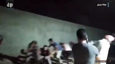 Blbec se zbraní v ruce