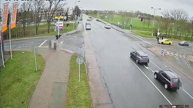 Šílený řidič v Mustangu