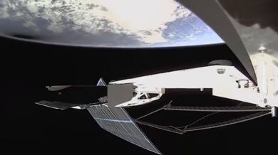 Zatmění slunce zachycené ze satelitu Starlink