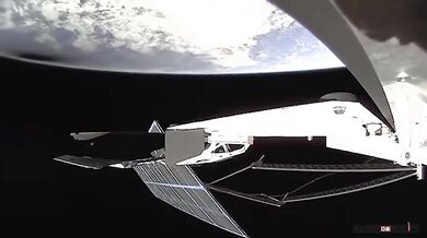 Zatmění slunce zachycené ze satelitu Starlink