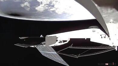 Zatmění slunce zachycené ze satelitu Starlink