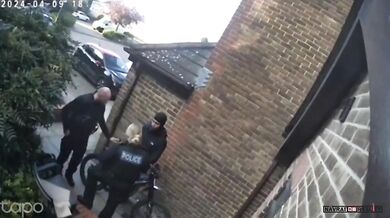 Policisté vs. motorkář