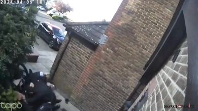 Policisté vs. motorkář