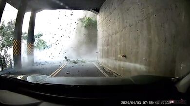 Horská silnice na Taiwanu během zemětřesení