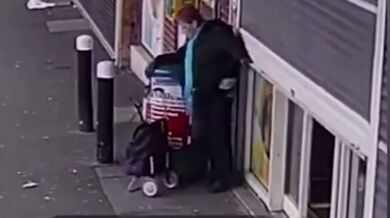 Zaseknutá zákaznice