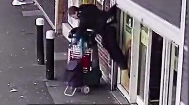 Zaseknutá zákaznice