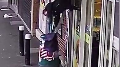 Zaseknutá zákaznice