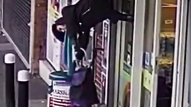 Zaseknutá zákaznice