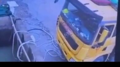 Zapomněl zatáhnout ruční brzdu