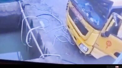 Zapomněl zatáhnout ruční brzdu