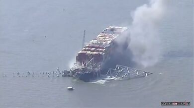 Odstřel zříceného mostu.