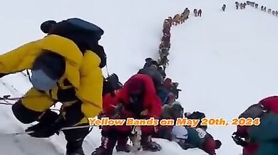 Masivní fronta na Mount Everestu