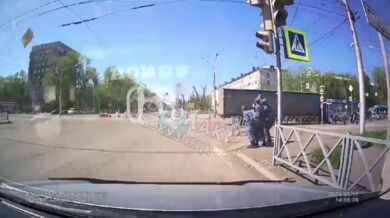 Stržené dráty zranily chodce