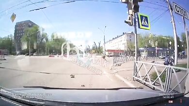 Stržené dráty zranily chodce