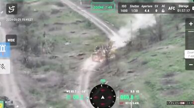 Obrněné vozidlo pod palbou