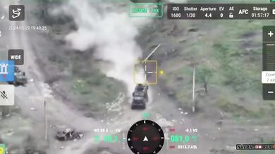 Obrněné vozidlo pod palbou