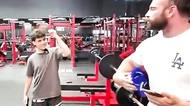 Odplata za blbý prank na kulturistu