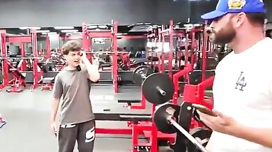 Odplata za blbý prank na kulturistu