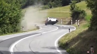 Bravůrné ukočírování závodního vozidla