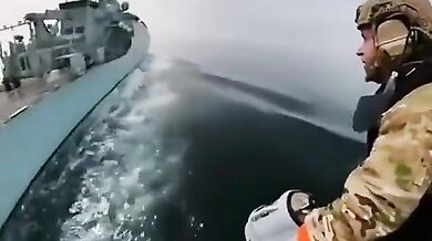 Mariňáci používající jetpack