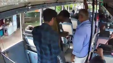 Rychlý reflex průvodčího autobusu