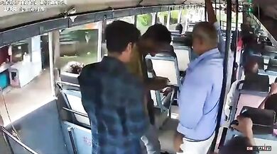 Rychlý reflex průvodčího autobusu