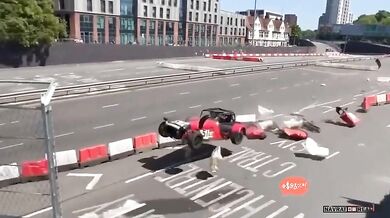 Nehoda na závodní dráze