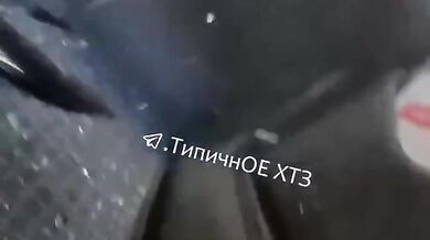 Moment raketového útoku v Charkově