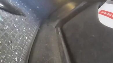 Moment raketového útoku v Charkově