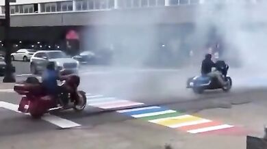 Zneuctění LGBT+ malby